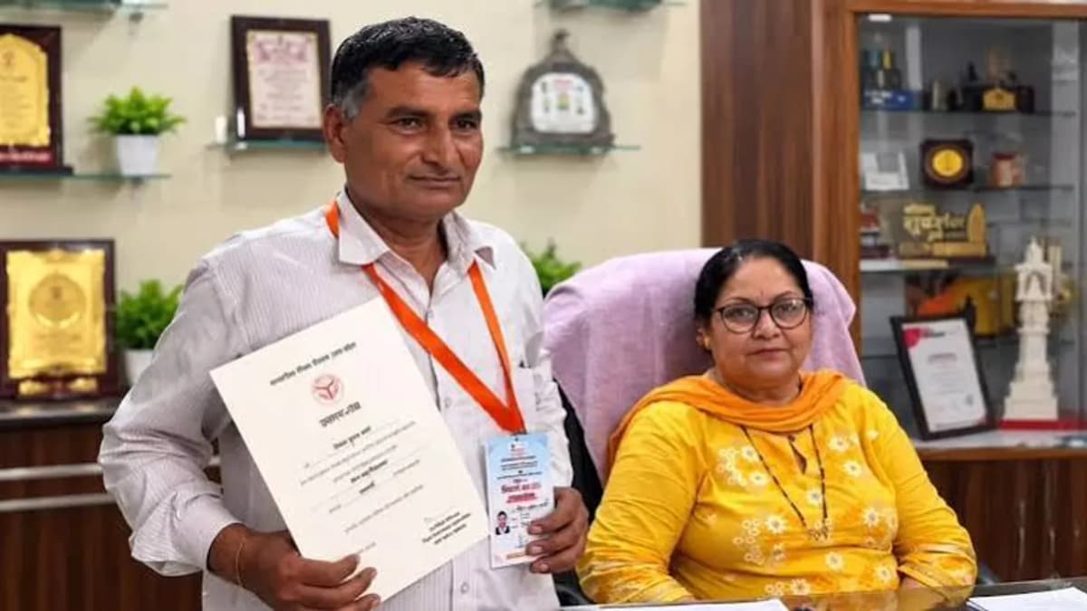 వయసు 59.. పట్టుదల మాత్రం తగ్గలేదు! 27 ఏళ్ల తర్వాత సర్కార్ ఉద్యోగం