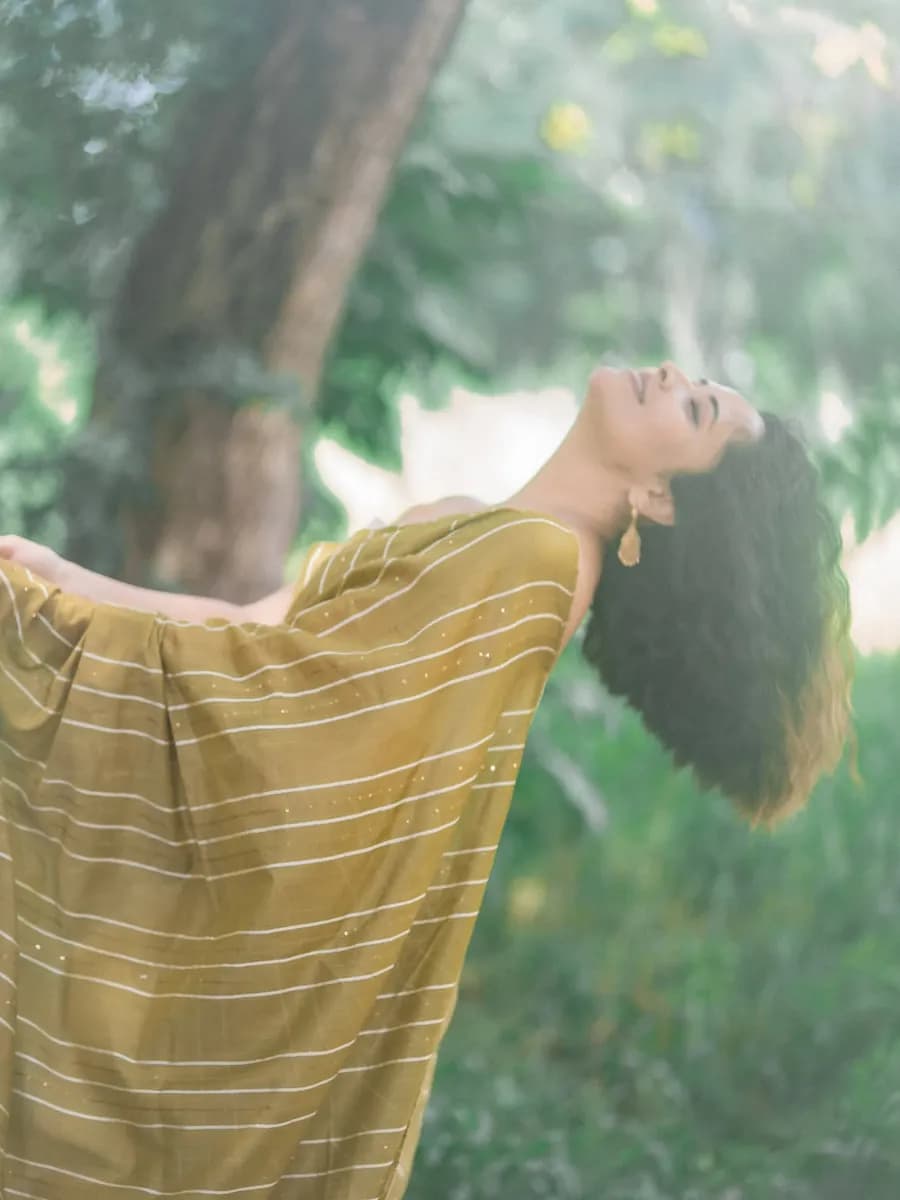 చీరకట్టులో అనసూయను చూస్తే మతిపోవాల్సిందే! image 5