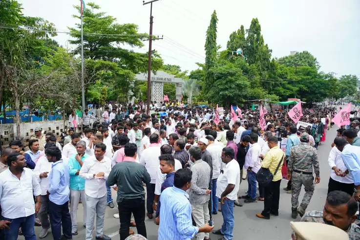 students dharna students dharna